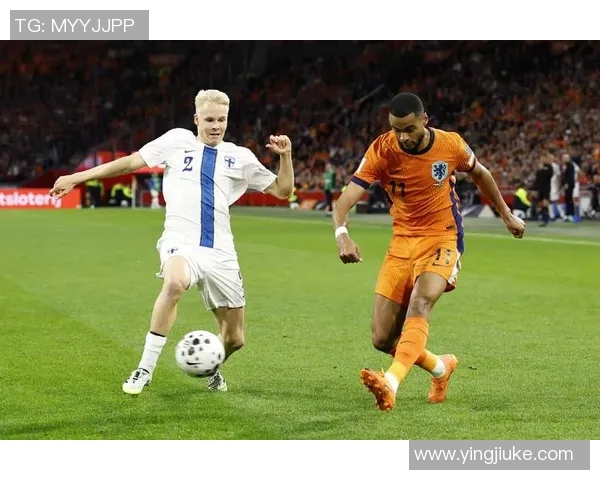 历届荷兰足球明星风采回顾与成就分析
